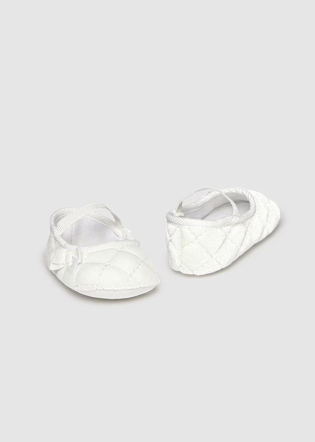 ZAPATO NIÑA MERCEDITAS TERCIOPELO CRUDO MAYORAL